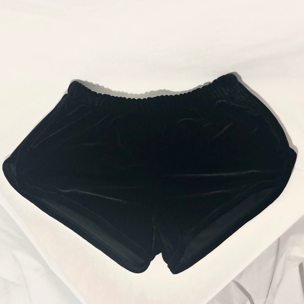 Brandy Melville John Galt Black Velvet Sleep Short - Picture 2 of 7